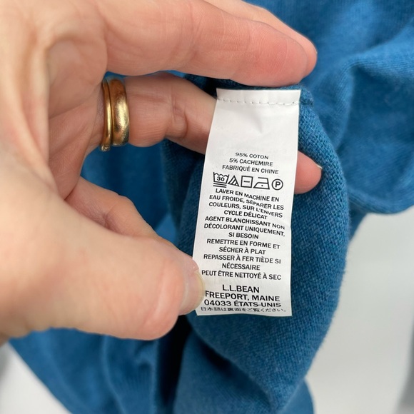 L.L. Bean Men's Blue V-Neck Cotton and Cashmere Sweater - Picture 4 of 7
